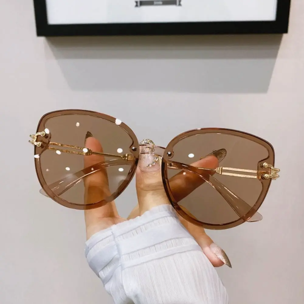 نظارات شمسية سوداء على الطراز الكوري للنساء، إطارات كبيرة مقاومة للأشعة فوق البنفسجية، نظارات شمسية مستديرة باللون البني الداكن، نظارات للشاطئ