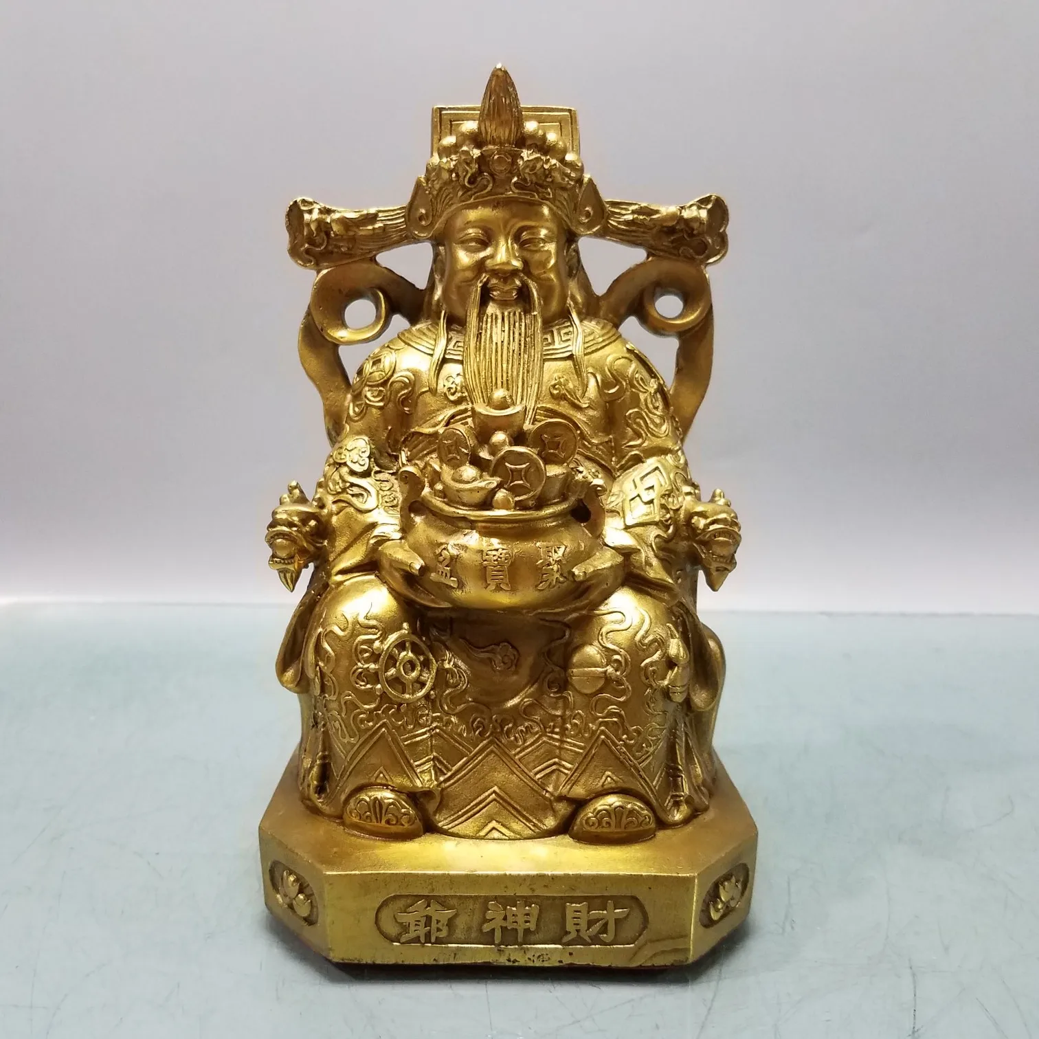 

Sitting on the Dragon Chair, the God of Wealth 21/26/30/40cm Bronze Statue