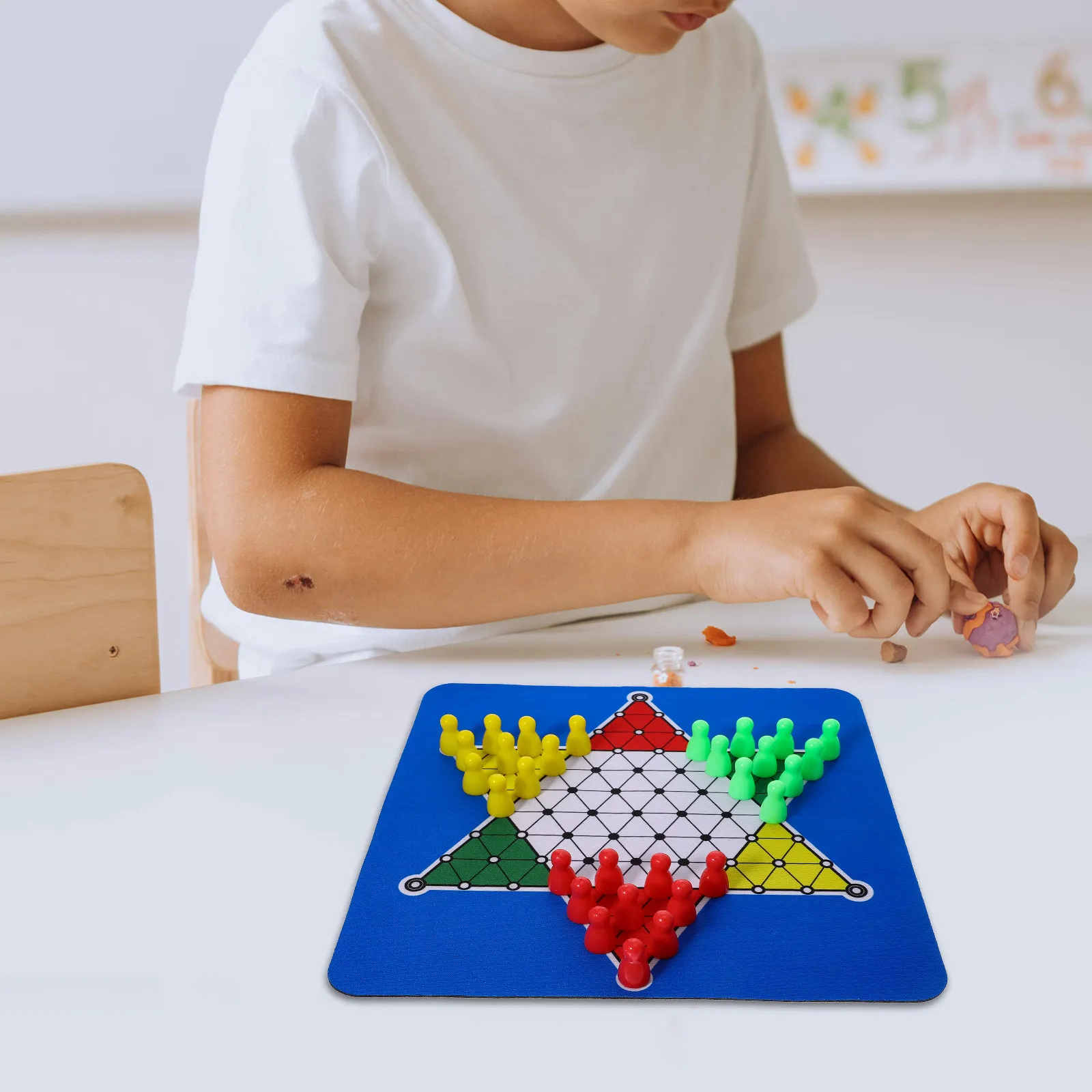 

1Set Chinese Checker Chessboard Foldable Chess Board Smooth Texture Strong Break Resistance Multifunctional Mouse Pad Chess