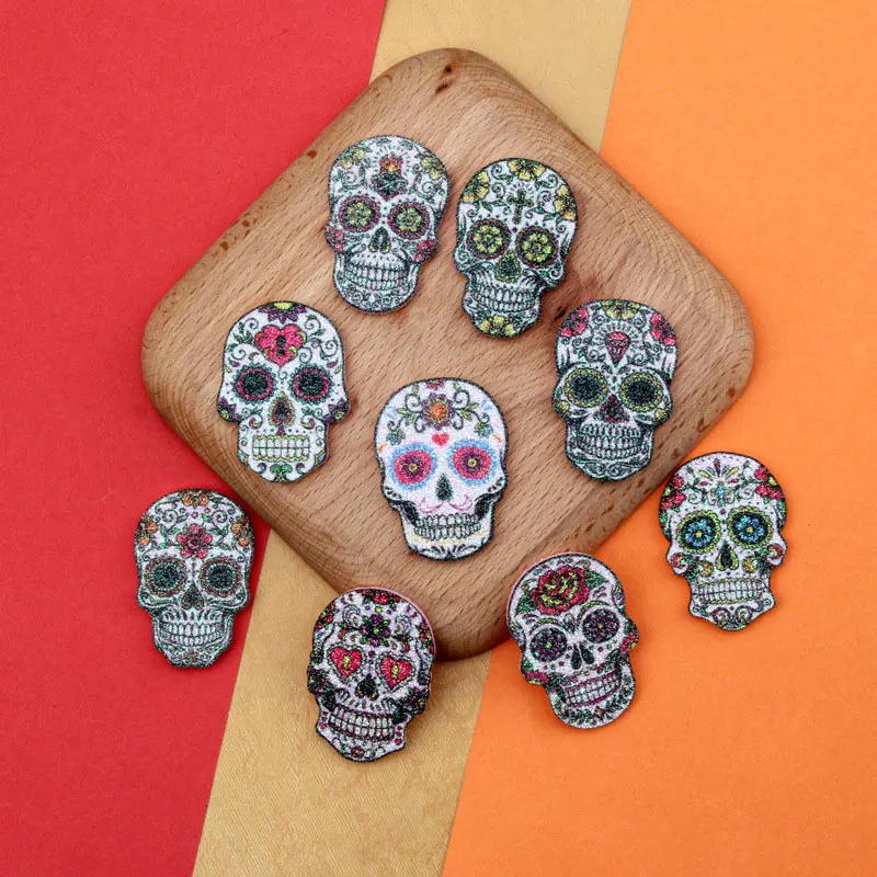 100 Stück heiß begehrte glänzende Totenkopf-Applikationen für DIY-Kleidung, Hut-Aufnäher und Dekoration – Detail 3