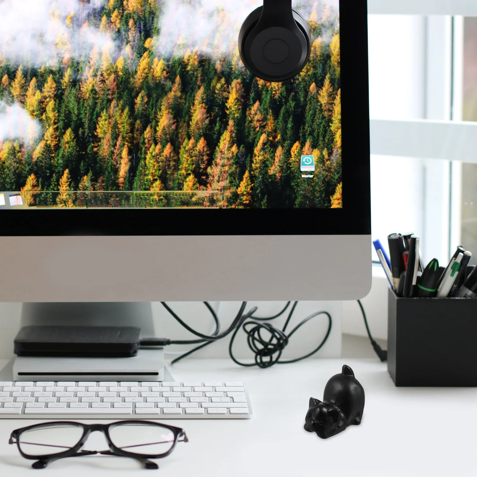 

Hand Carved Obsidian Cat Crystal Sculpture Decor for Home Office Feng Shui Wealth Attracting Luck Cat Room Decoration