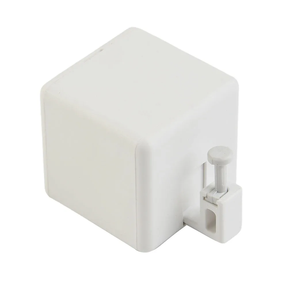 

Робот-кнопкодавитель с дистанционным управлением, регулируемым временем удержания и программированием через приложение для традиционных устройств