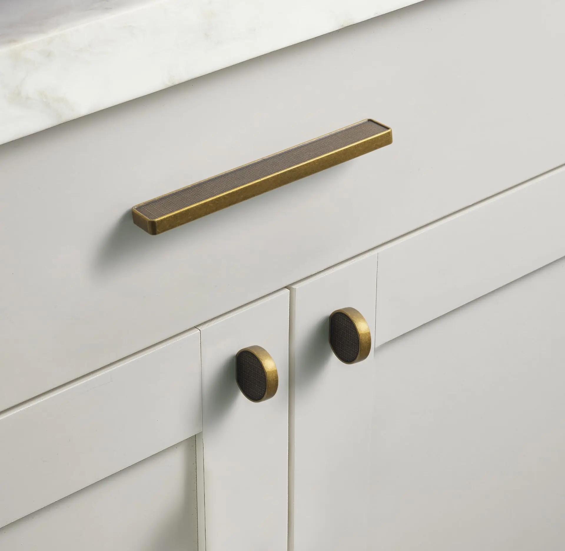 Goo-Ki Cabinet Pulls Antique Brass Zinc Alloy Kitchen Drawer Pulls Finger Pull Drawer Handles Light Brushed Brass Drawer Knobs