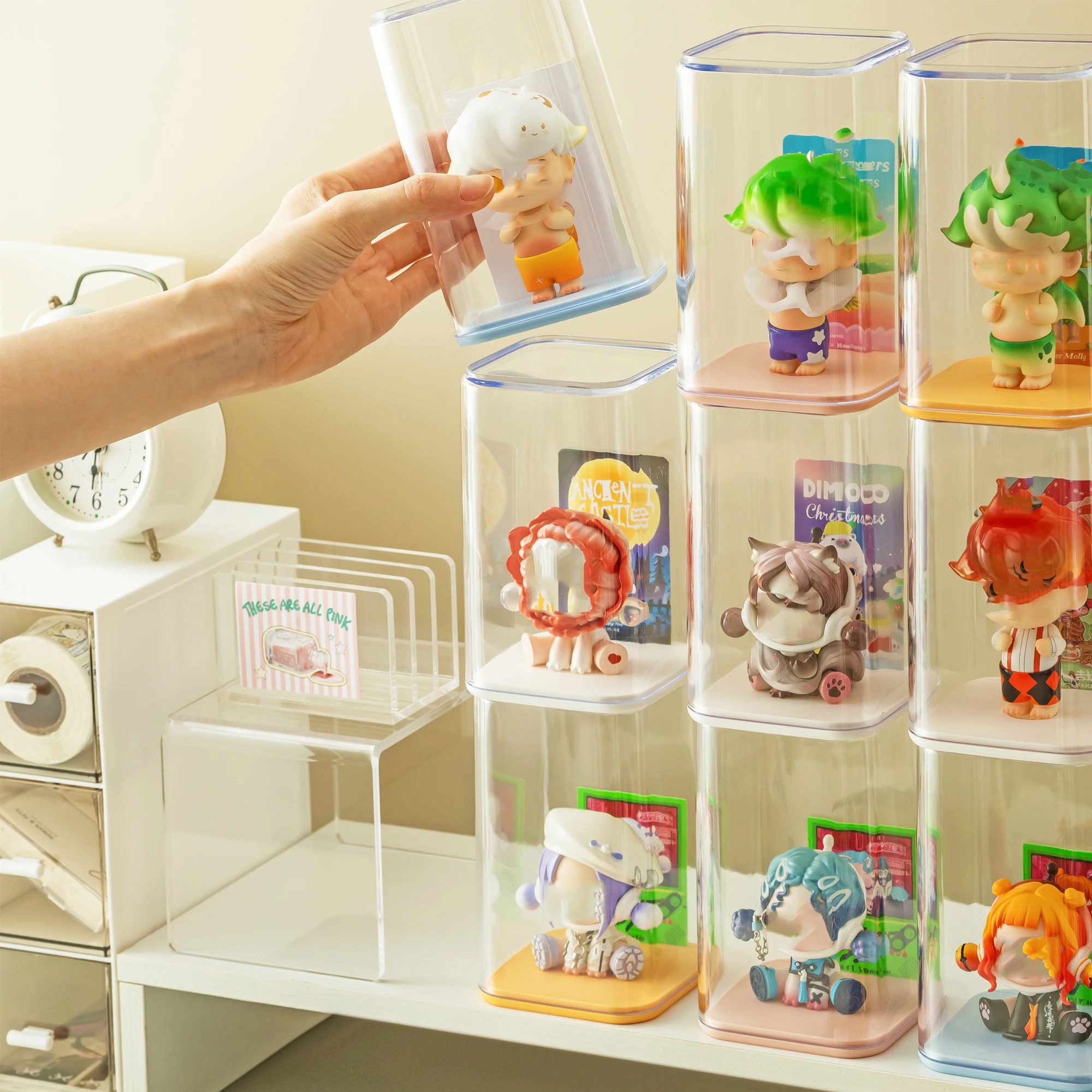 1 set of 4 transparent plastic stackable display cases for collectible figures, doll blind box, and figure storage box 360 ° Transparent Desktop Dustproof Multi-Purpose Collectible Display Storage Box