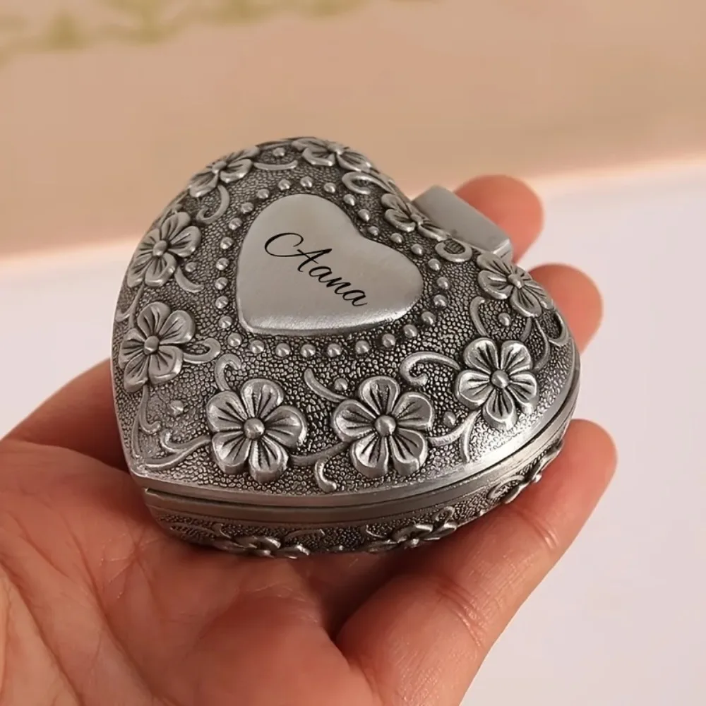 

Металлическая шкатулка для колец с гравировкой, держатель для обручальных колец для церемонии, с магнитной застежкой, шкатулка для хранения украшений, элегантный подарок, возможность гравировки имени