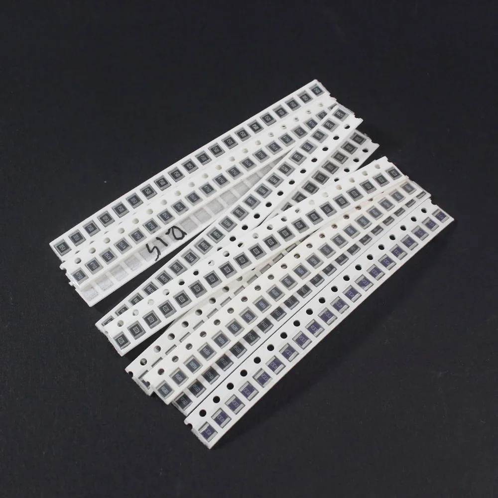 200PCS 1210 Resistor Kit  10 Kinds SMD 0.1R~0.82R 1% Low Precision Alloy Resistance New Chip Resistance Assorted Set