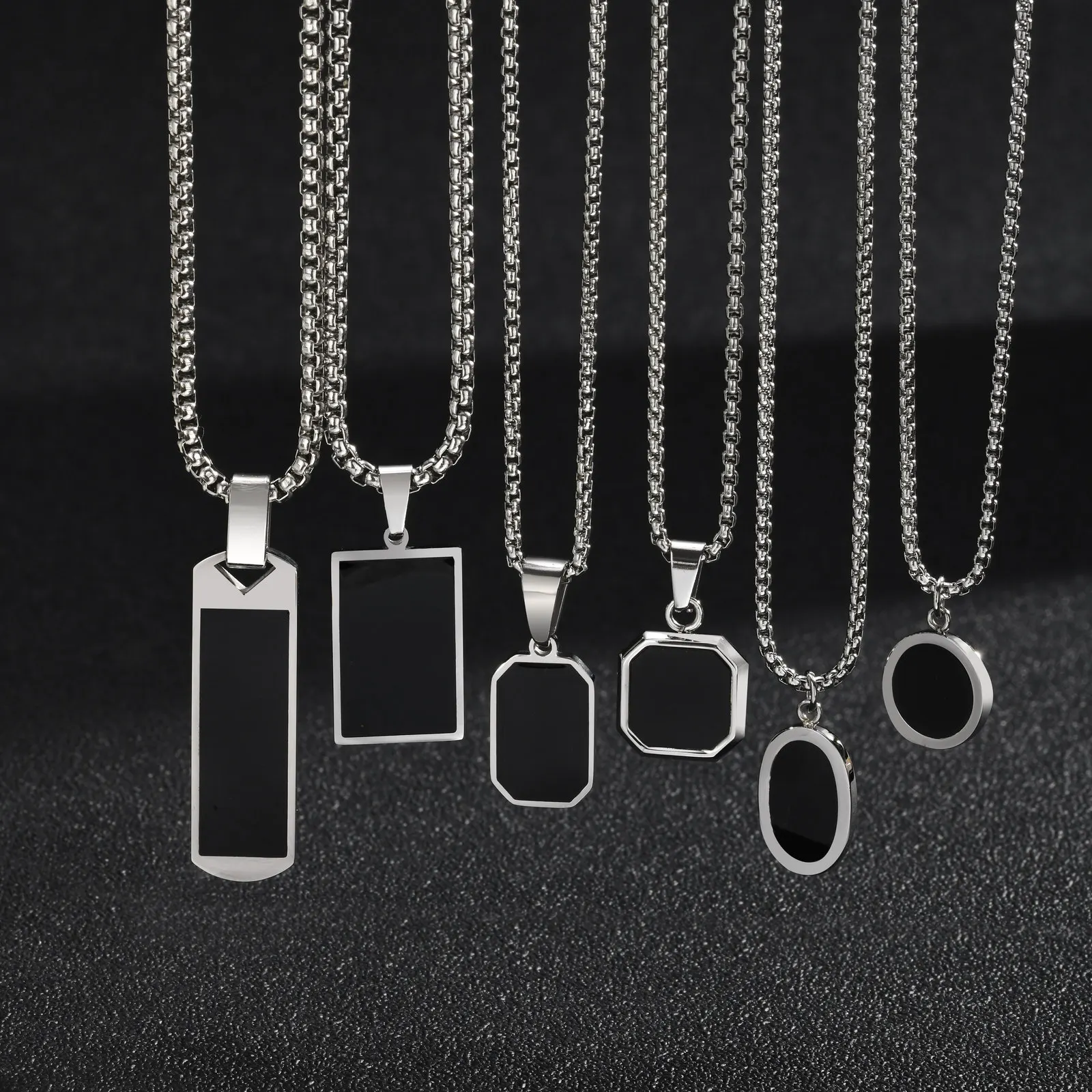 Vnox Edelstahl Geometrischer Hundemarken-Anhänger Halskette für Männer und Jungen, Hip-Hop Quadratische Runde Schwarze Acryl-Gliederkette Schmuck Geschenk – Detail 3