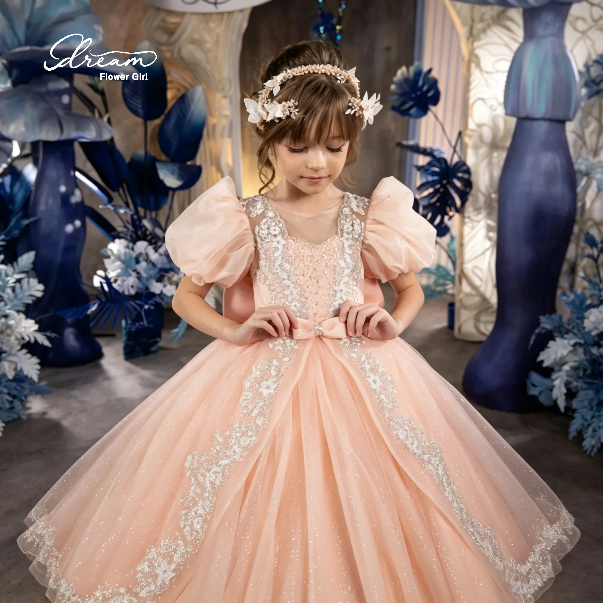 Elegant lace strapless sheer chiffon bow, fluffy large skirt, princess-style floor-length evening gown
