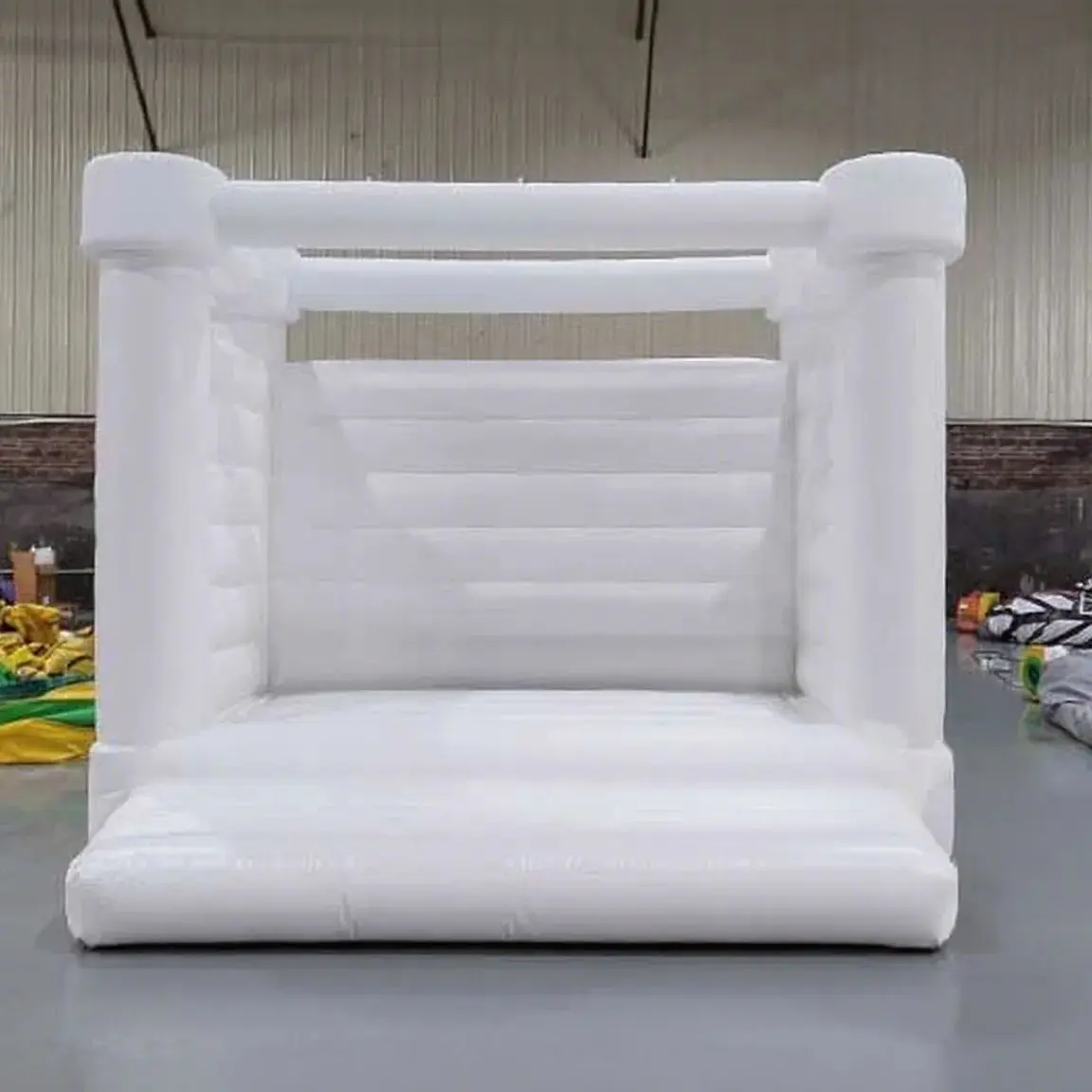 Maison de rebond blanche gonflable en PVC, château gonflable de saut en plein air de qualité commerciale pour fête d'anniversaire et de mariage avec souffleur