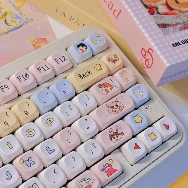 Мультяшный карандаш Шин-Чан, механические колпачки для клавиатуры, кавайный колпачок для клавиатуры, моапрофиль, Pbt, сублимационная краска, аниме, индивидуальность, творчество Мультяшный карандаш Шин-Чан, механические колпачки для клавиатуры, кавайный колпачок для клавиатуры, моапрофиль, Pbt, сублимационная краска, аниме, индивидуальность, творчество