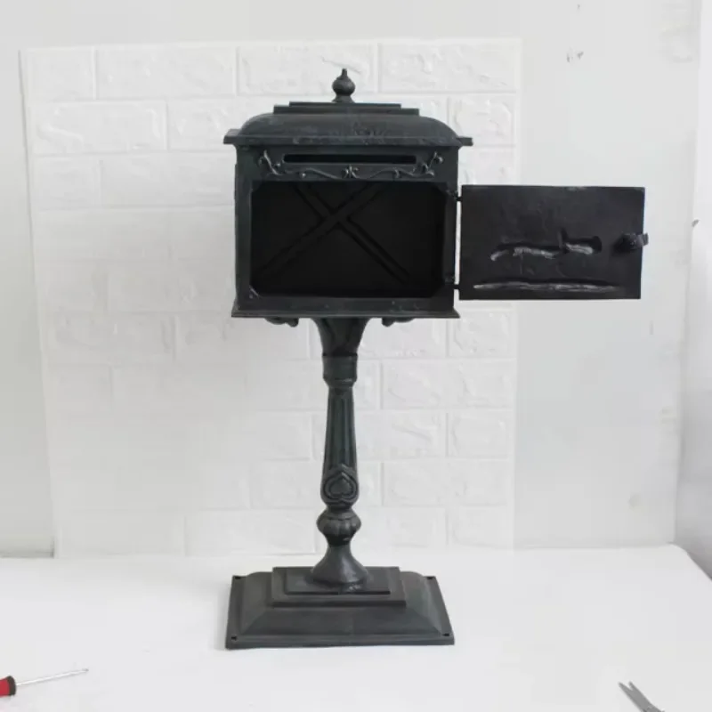 Three horse running outdoor standing mailbox for garden decoration