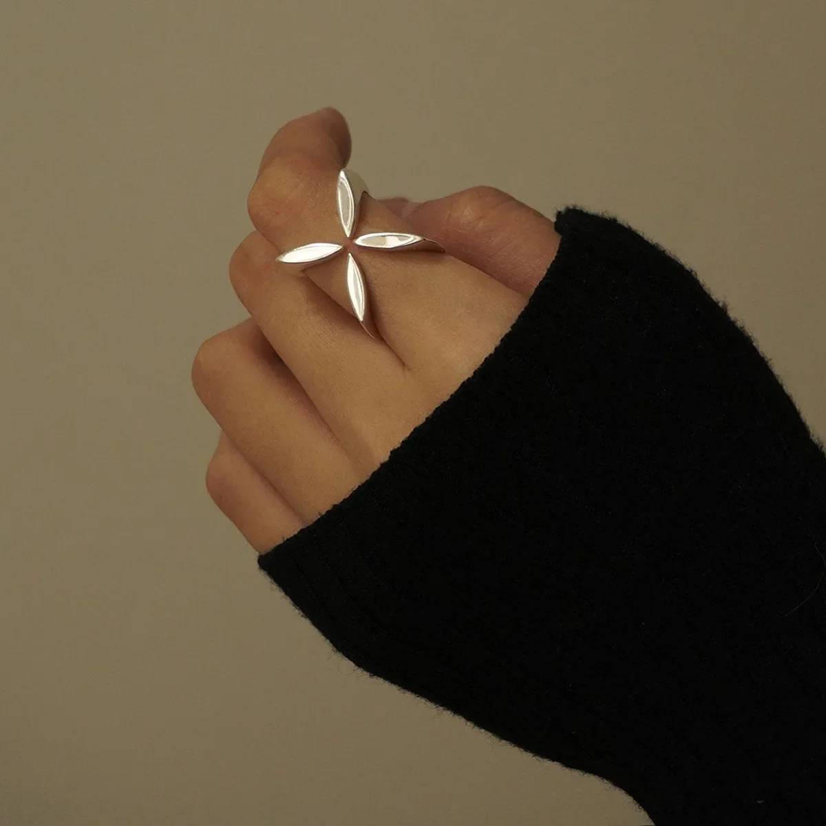 

Unique Ring For Women Jewelry Finger Adjustable Vintage Cross Flower Ring For Party Birthday Gift