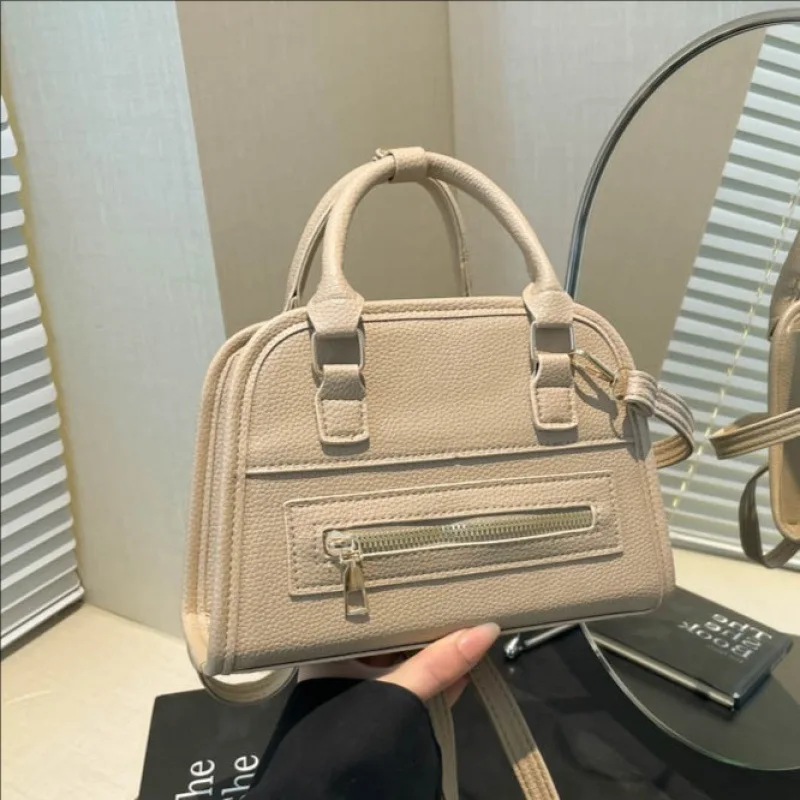 

2025 Mini Square Phone Bag Fashion Crossbody Purse for Women, Elegant Shoulder Bag Versatile Day-to-Night Sling, Chic Chest Bag​