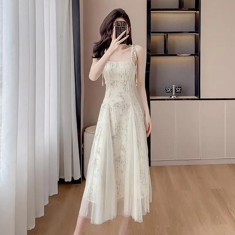 Novo vestido feminino com suspensórios e emenda de malha fluida com pintura de paisagem