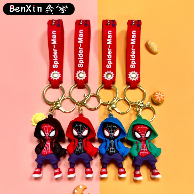 

Miniso cartoon key chains, schoolbag pendants, couple car key chains, bag pendants and small gifts