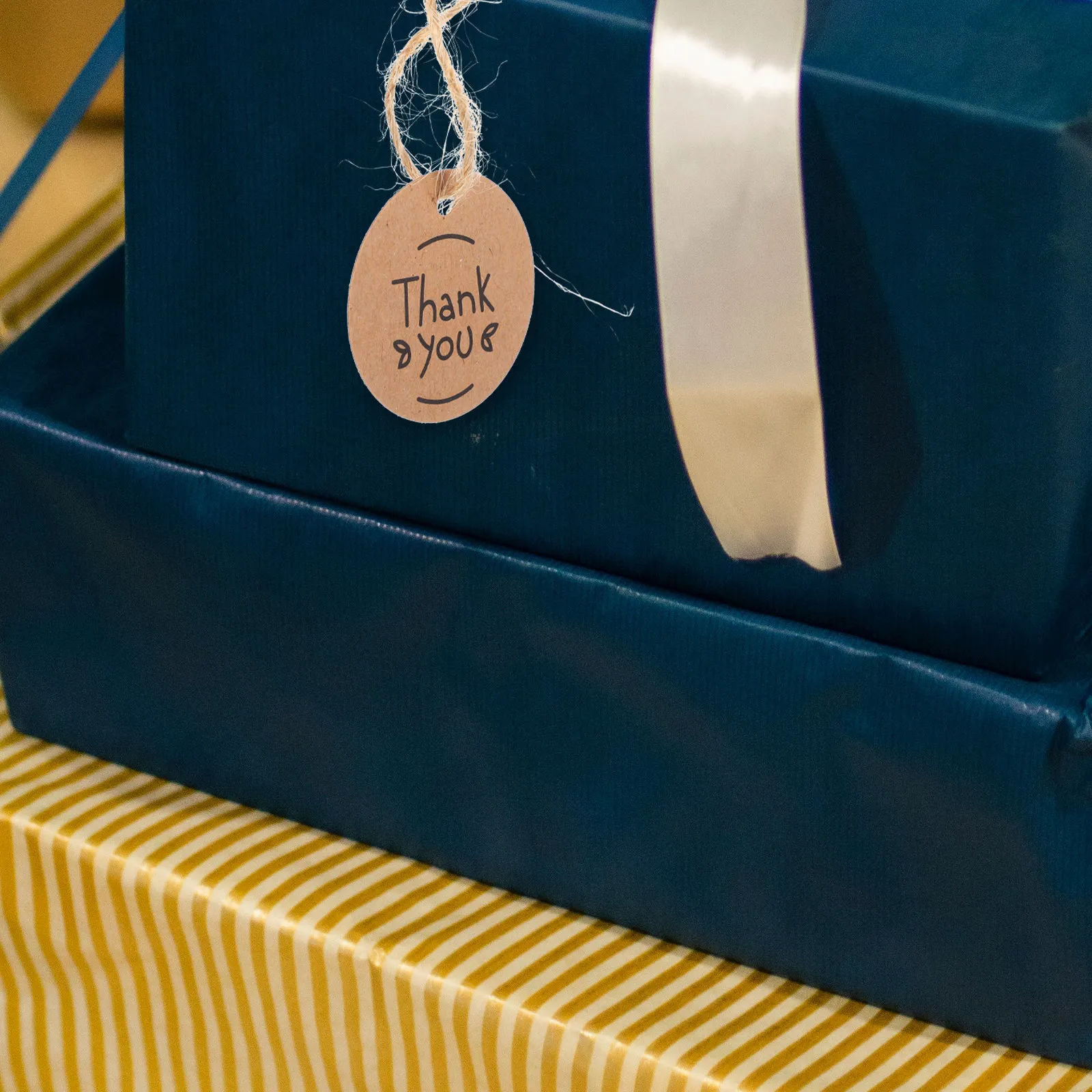 

200 шт. круглых бирок из крафт-бумаги, заготовки с отверстиями для подвешивания, для подарочных карт, ценников, поделок, именных бейджей