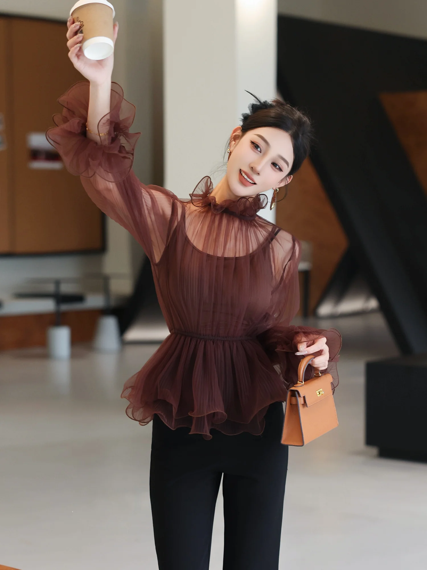 

Original MD Spring 2026 Lace Gathered Waist Top French Style Women's Shirt Long Sleeve round Neck Bubble Sleeve No Stretch El...