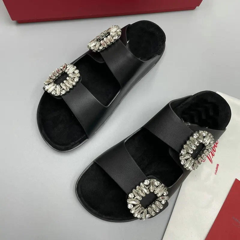 2024 summer flat slippers with diamond square buckle tight serrated non-slip lines simple and generous casual fashion