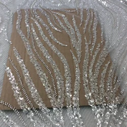 130cm di larghezza 1yard scintillante tessuto di pizzo argentato perline e paillettes abito da sposa da sposa abito da cucito fai da te materiale artigianale 2024 nuovo