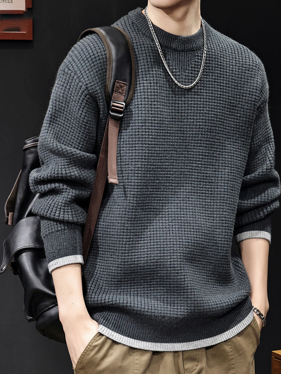 

2025 New Heavyweight American Pine Pattern Men's Knitwear round Ne Thiened Lazy Sle Two-Piece Effect Polyester Fiber