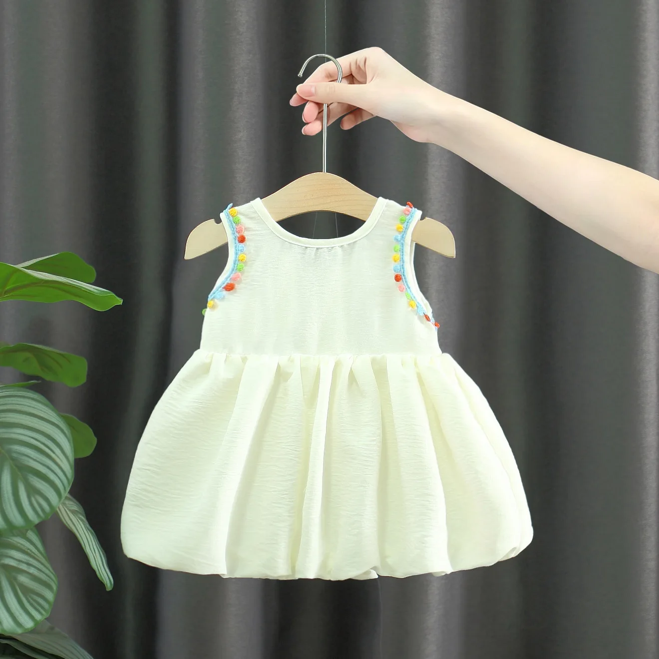 Summer New Cute Embroidered Baby Girl Dress Cotton Soft Children'S Sleeveless Clothes (6 Months -3 Years Old)