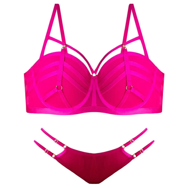 Большой бюстгальтер…