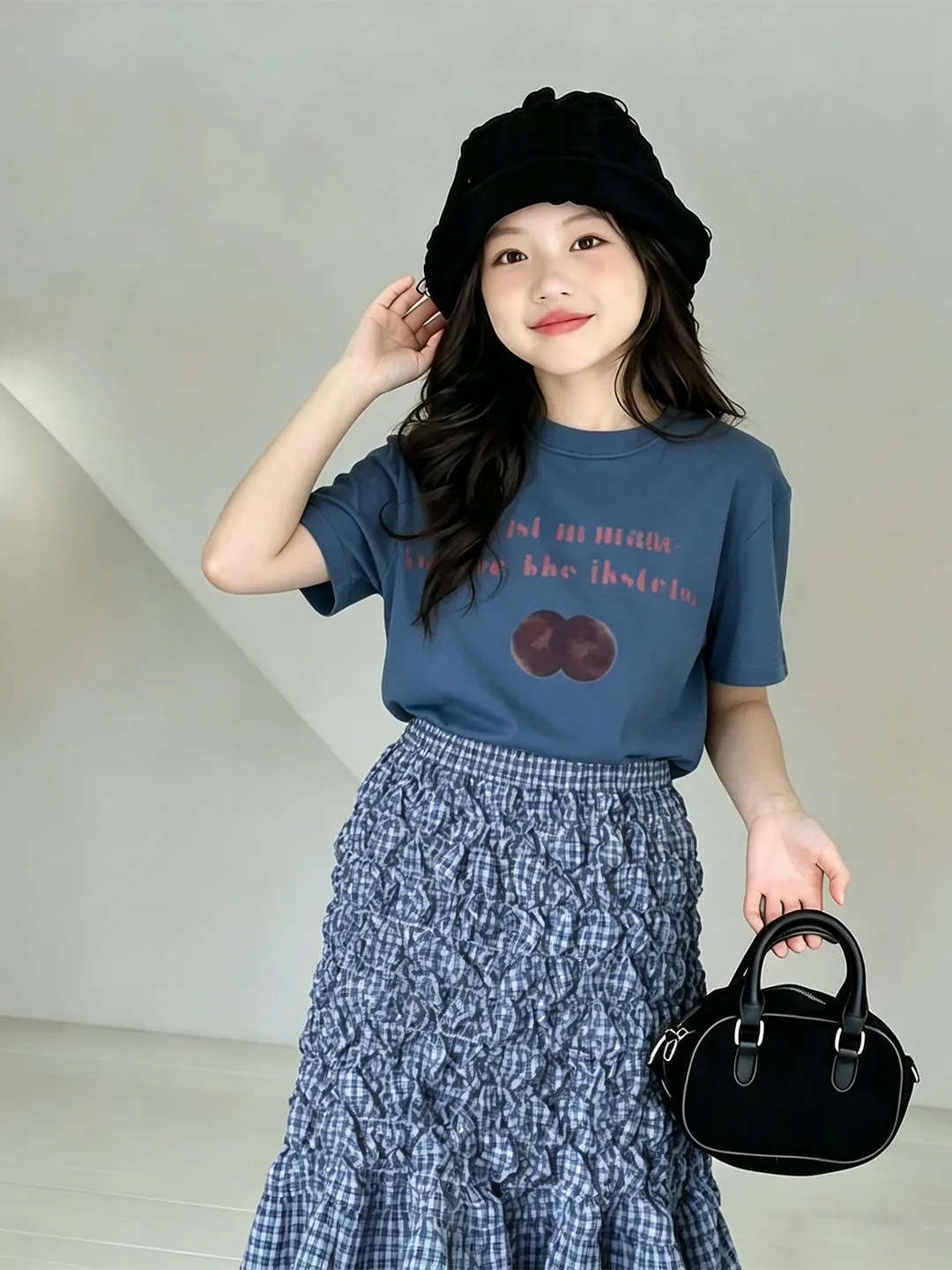 女の子の夏服半袖トップスとハーフスカートのツーピースセット、トレンディな子供服、学校やギフトに最適なカジュアルスタイル
