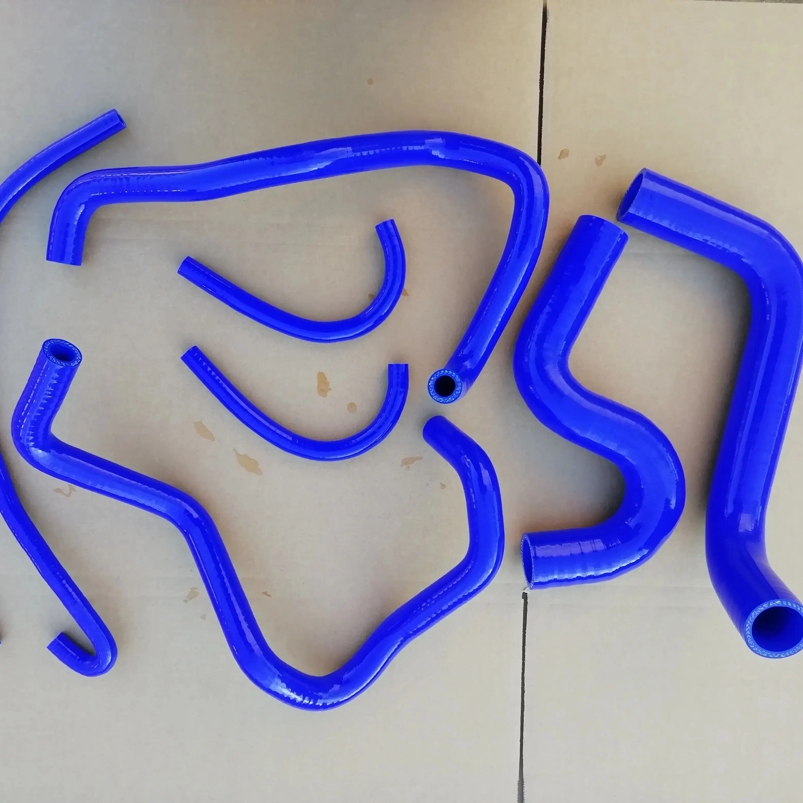 لتويوتا زاس تصفح و TUV RZF85L RZF84L 2RZE 2.4L 2000-2006 خرطوم المبرد سيليكون المبرد