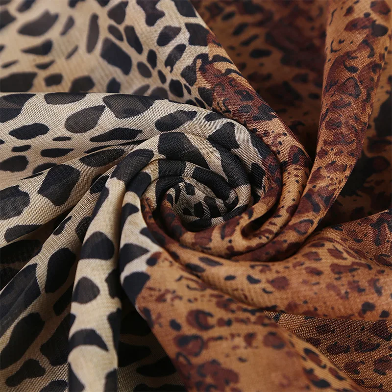 Chiffon-Schal mit Leopardenmuster, Damen-Simulations-Seidenschal, langer Gaze, leichter Halstuch, modischer Schal, Hijab – Detail 3