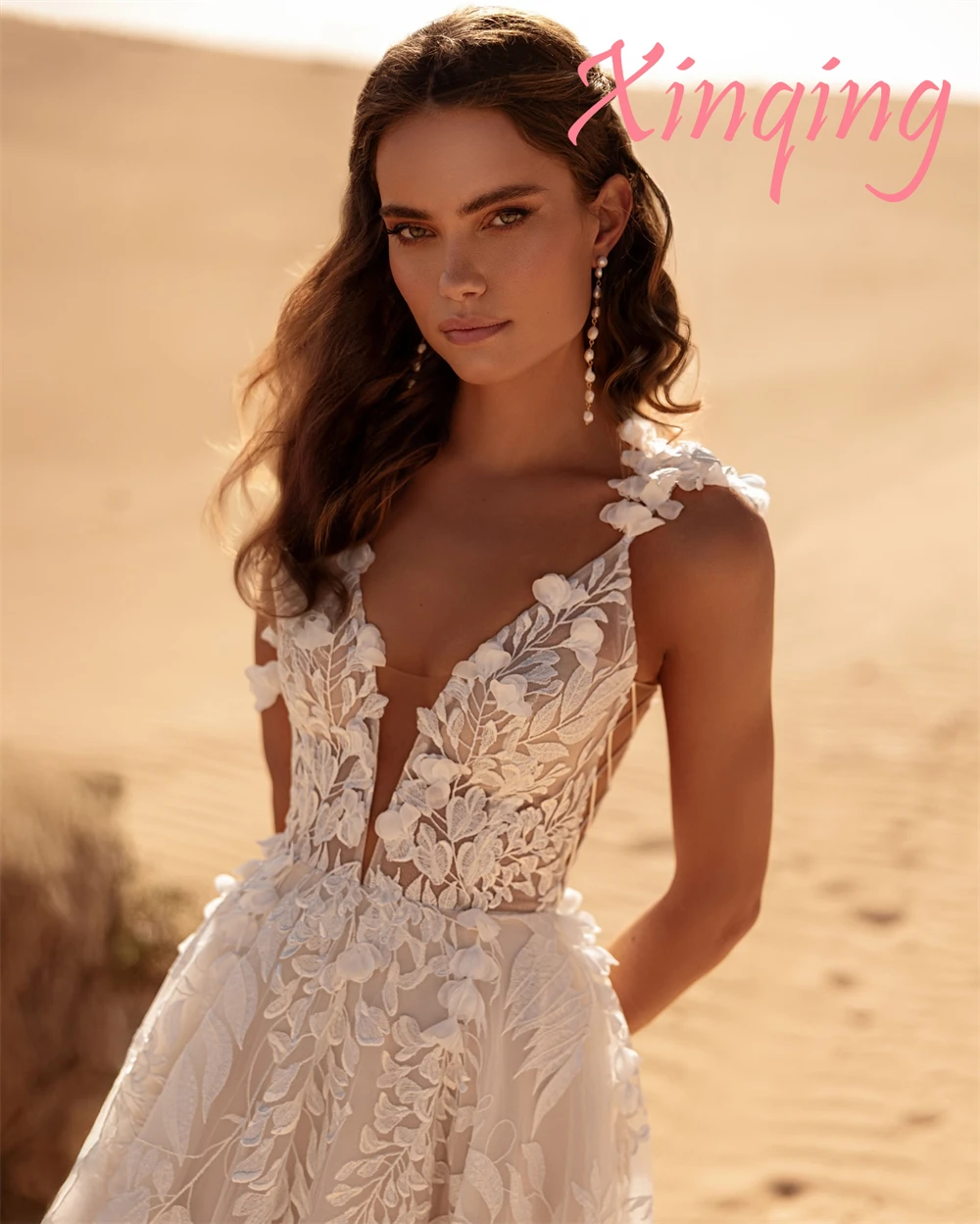 Maßgeschneiderte exquisite Tüll-Brautkleider für die Schwerindustrie, luxuriöse, ärmellose Boho-Brautkleider mit V-Ausschnitt, erdiges Hochzeitskleid