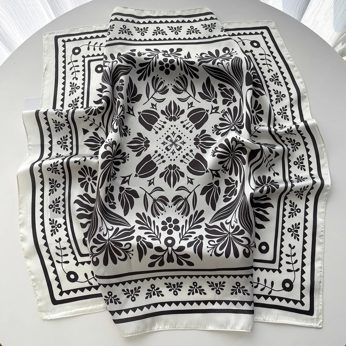 Damen Schal Seidenimitat Satin Schals Retro Paisley Halstuch Foulard Quadratische Haarbänder Damenschals Tücher Wickel – Detail 4