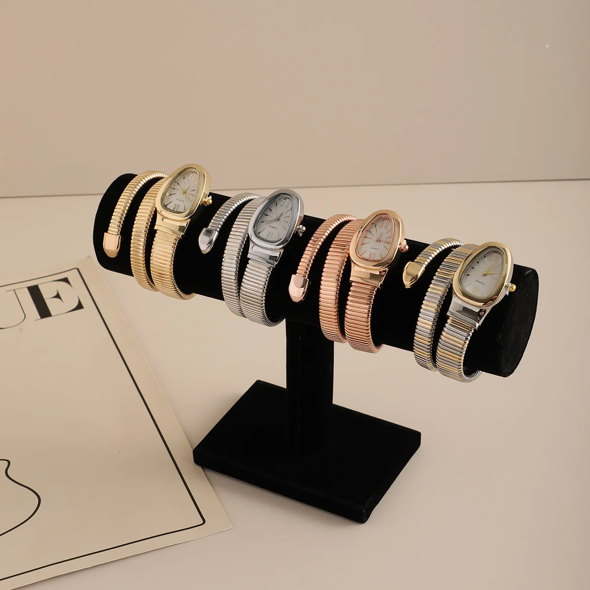 1pc - Luxury Women's Watch, Serpentine Design Strap - Retro Multi Color Dial, Alloy Strap, Quartz Movement