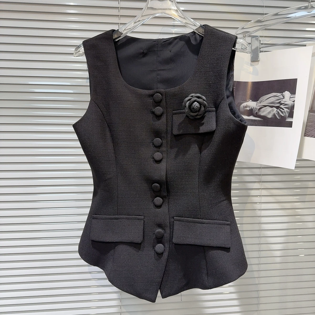 Slim Fit Sleeveless Rose Button Vest Commute Pure Color New Arrival Summer 2025 V Neck Polyester Fiber Women's Jacket Vest