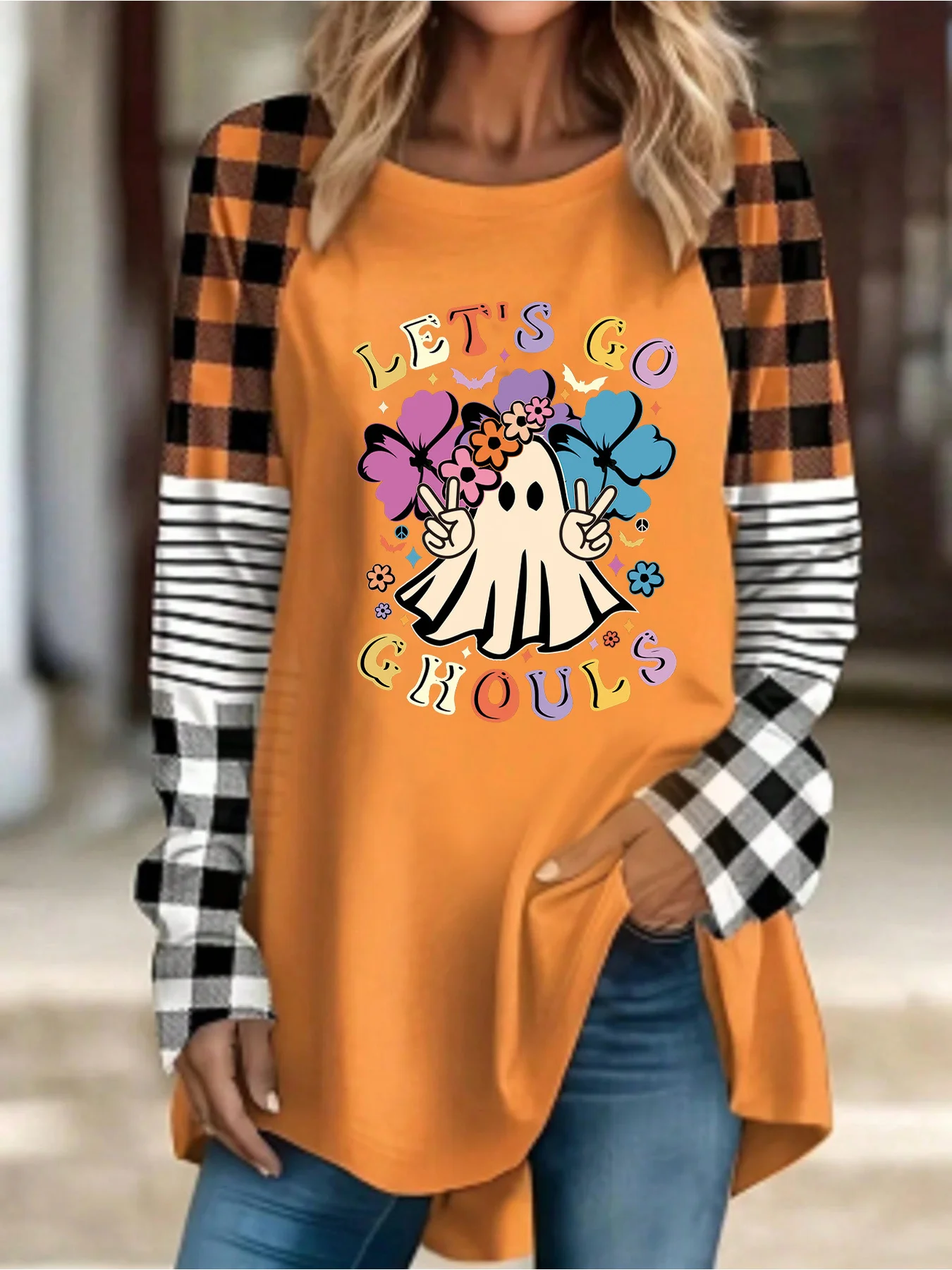 Camiseta americana retro con estampado floral y letras, cuello redondo, talla grande, mangas con patchwork a cuadros, ropa de mujer a la moda