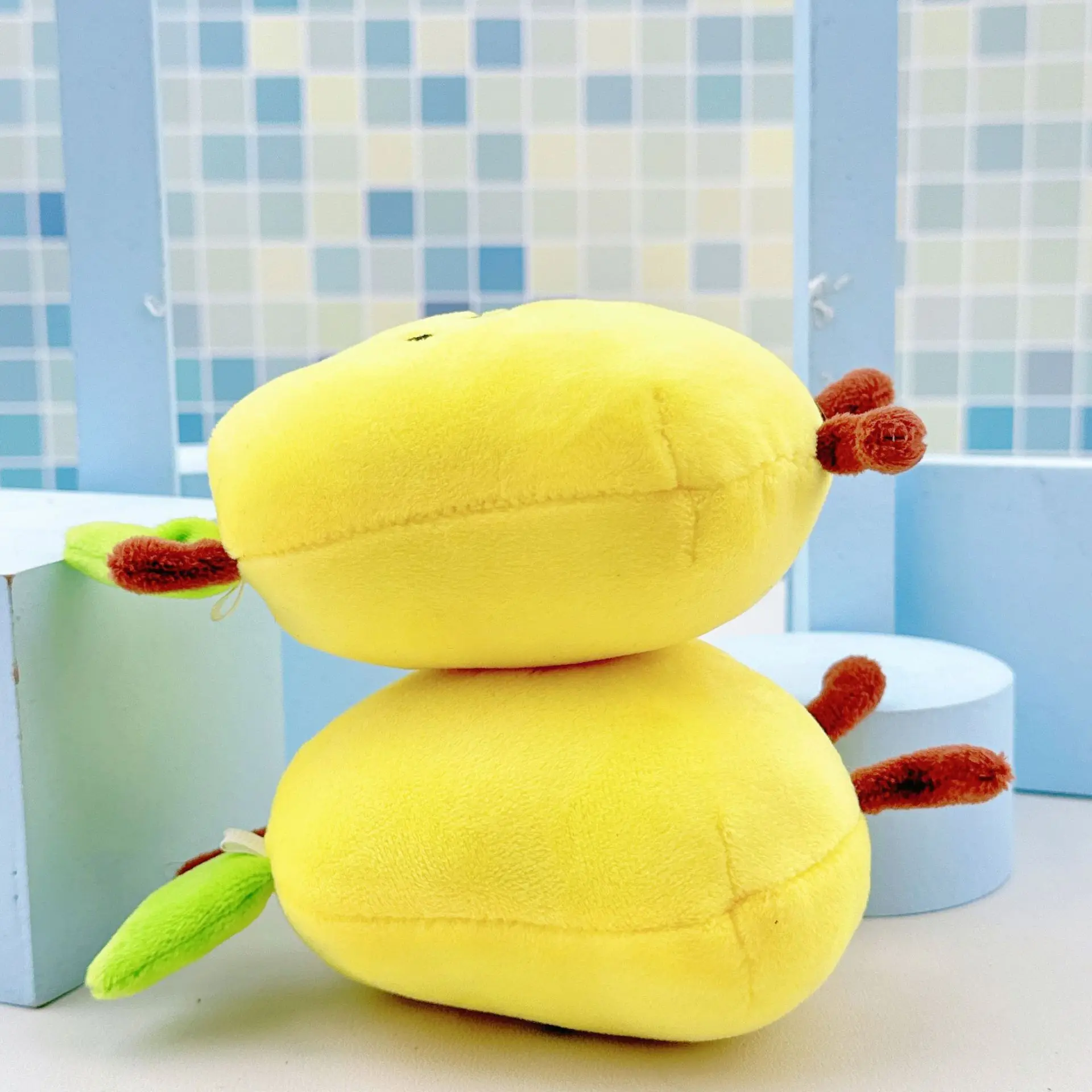 Porte-clés poire libéré à pression, pendentif, mignon sac en peluche, breloque poupée, jouets grue à griffes, vente en gros, 40 pièces