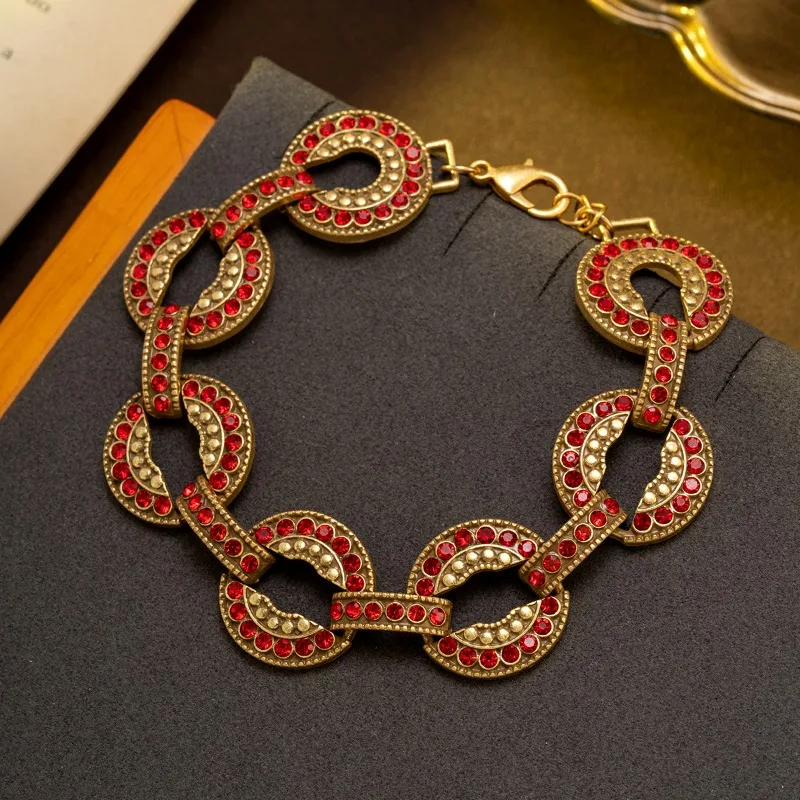 Vintage‑Style Full‑Pavé Geometric Circle Bracelet, Rhinestone‑Inlaid Retro Luxury Versatile Women Statement Wrist Jewelry