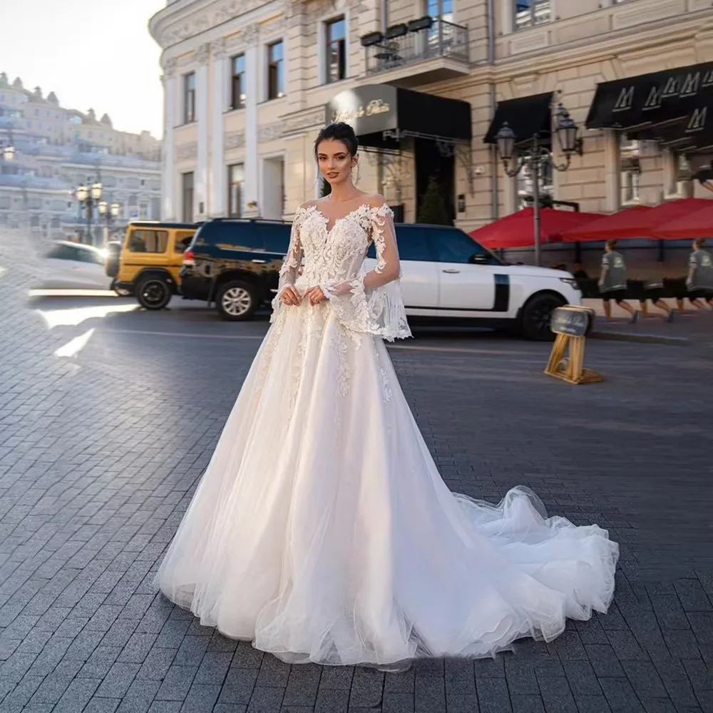 

Customized Elegant Princess A Line Wedding Dresses For Women O-Neck Long Sleeve Bridal Gown Lace Appliques Ball Gown