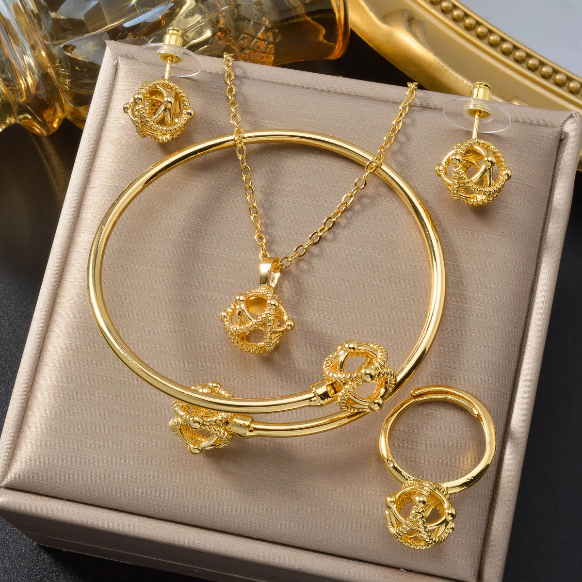 

Hexagram Rose Wedding Set 4PCS Set Dubai 18k Gold Plated Fashion Bride Set Necklace Earrings Bracelet Ring Jewelry Accessories