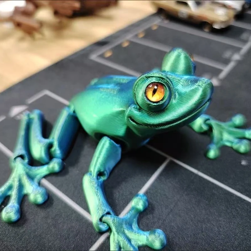 3D Printed Model Toy Frog Multi-articular Moveable Sparkling Simulation Eyes Desktop Decoration Accessories