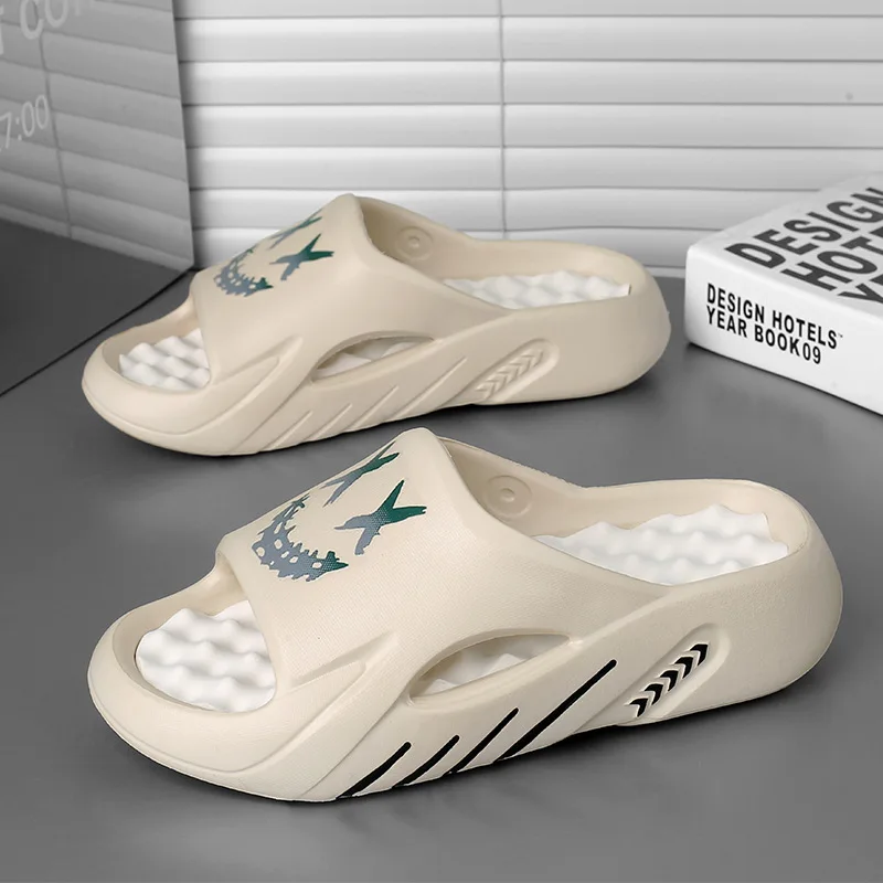 Men's Summer Slippers for Home Indoor Foot Massage Sandals for Outdoor Wear Non-slip Fashionable Sports Beach Slippers