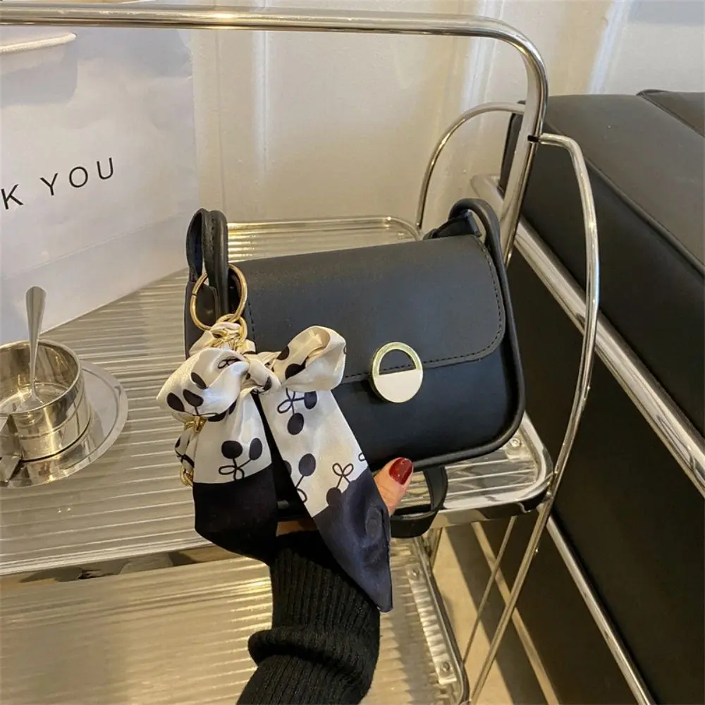 PUレザーショルダーバッグ、リボン付き、大容量、小さめスクエアバッグ、無地チェーン、クロスボディバッグ、携帯電話用