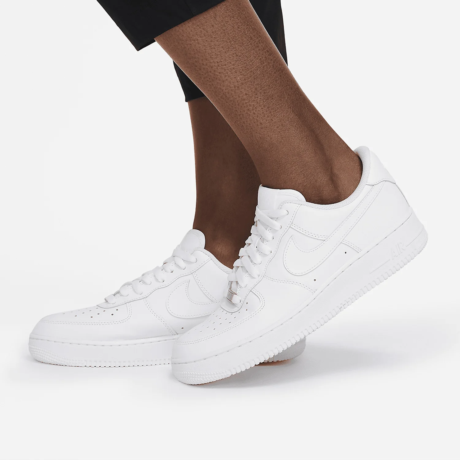 نايك حقيقية الصيف المرأة الجديدة تشغيل السراويل الرياضية عارضة اقتصاص DD5975-010