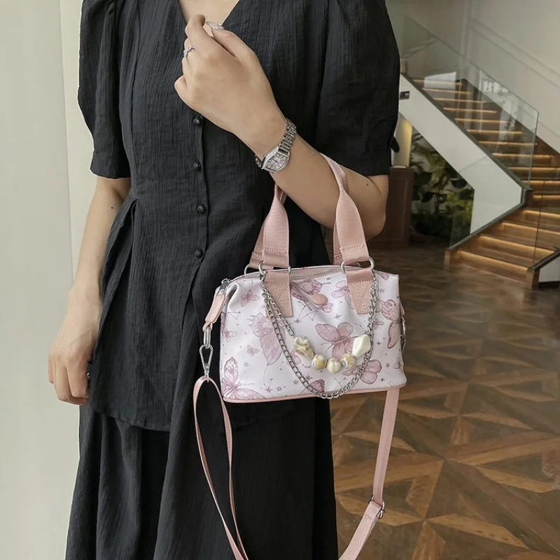 

High-End Ladies Messenger Bag Made Of Quality Leather Boasting Casual Simple Vintage Design​