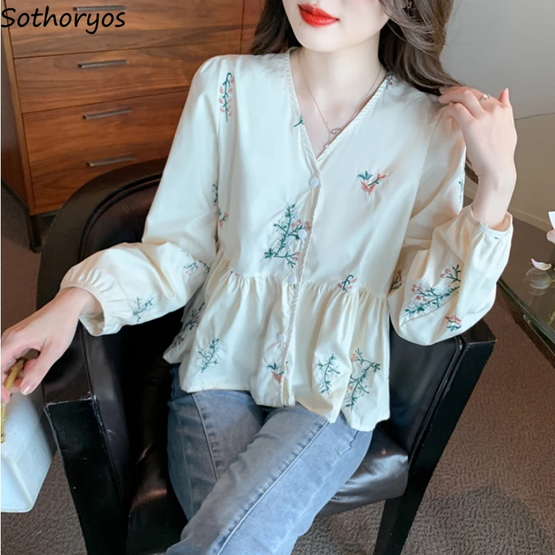 Crop Tops Shirts for Women V-neck Embroidery Vintage Temper Korean Fashion All-match Spring College Girls Chic Aesthetic Clothes