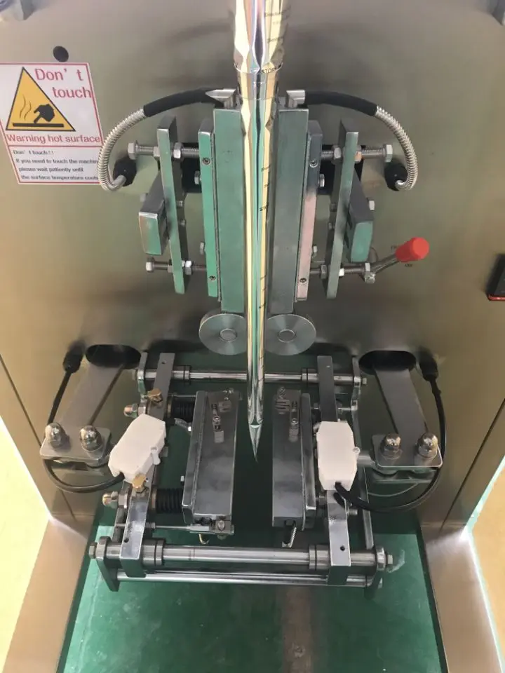 Multi Function Automatic Vertical Roll Film Spice Chilli Coffee Milk Powder Small Pouch Sachet Filling Packing Machine