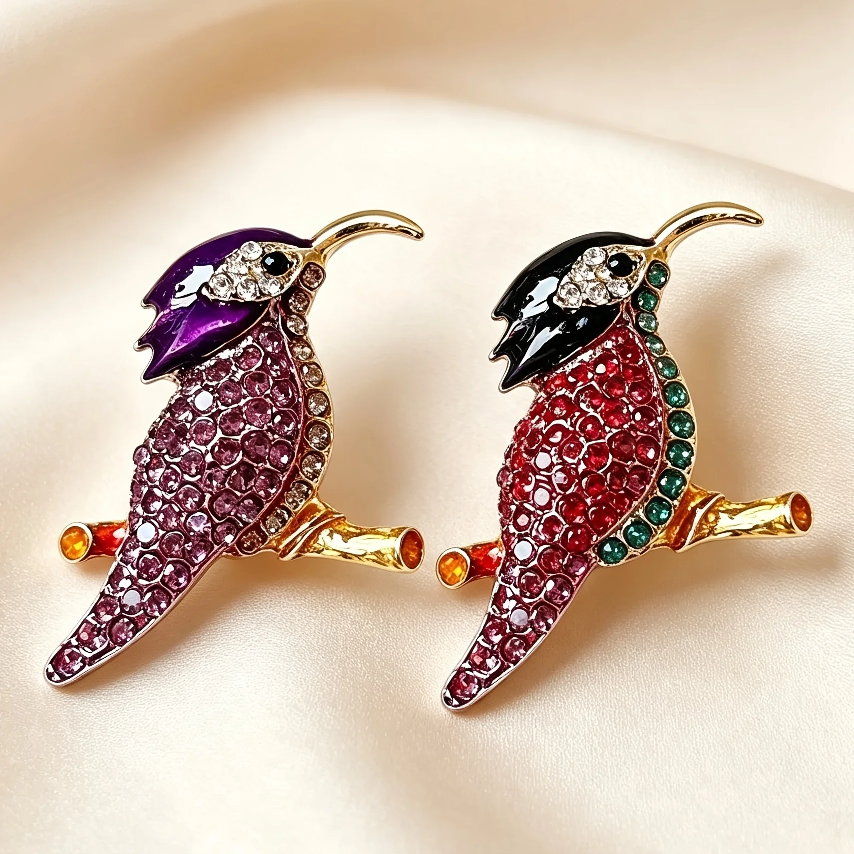 Vintage Bird Lapel Pin Is Unique Animal Jewelry. Great Match With Blazers, Coats, Ideal For Parties,Banquets And Daily Wear.