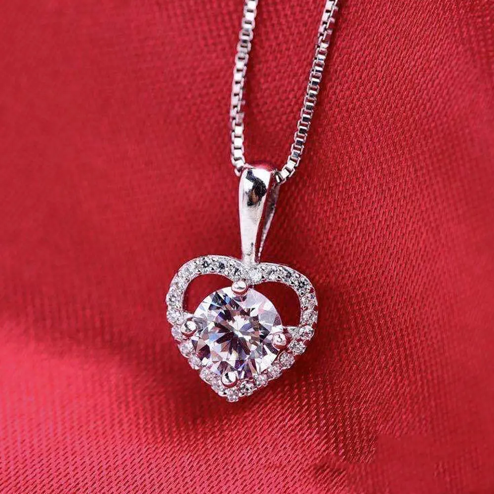 

Moissanite Diamond Pendant Heart Shaped Moissanite Diamond Pendant Authenticity D Color Ultra White Mozambique Diamond Support Appraisal Comes with Certificate Light Luxury Elegant Versatile Men and Women's Party Gift Birthday Gift Valentine's Day Jewelry