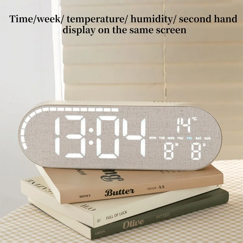USB-Betriebene Digitale Wanduhr mit Temperatur-, Wochen- und Datumsanzeige, Doppelalarm, 4 Helligkeitsstufen, Timer, Schlummerfunktion, Tischuhr, 12/24-Stunden-LED-Uhr – Detail 3