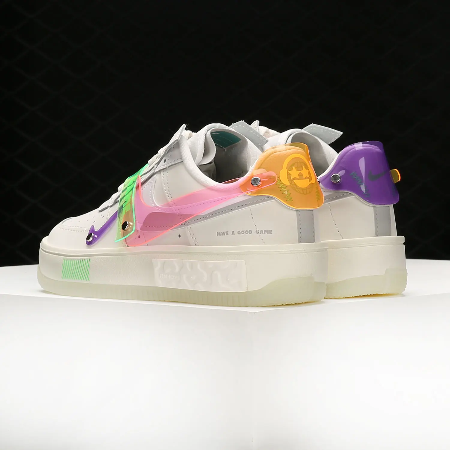 Аутентичные женские низкие кроссовки Nike Air Force 1 AF1 DO2332-111