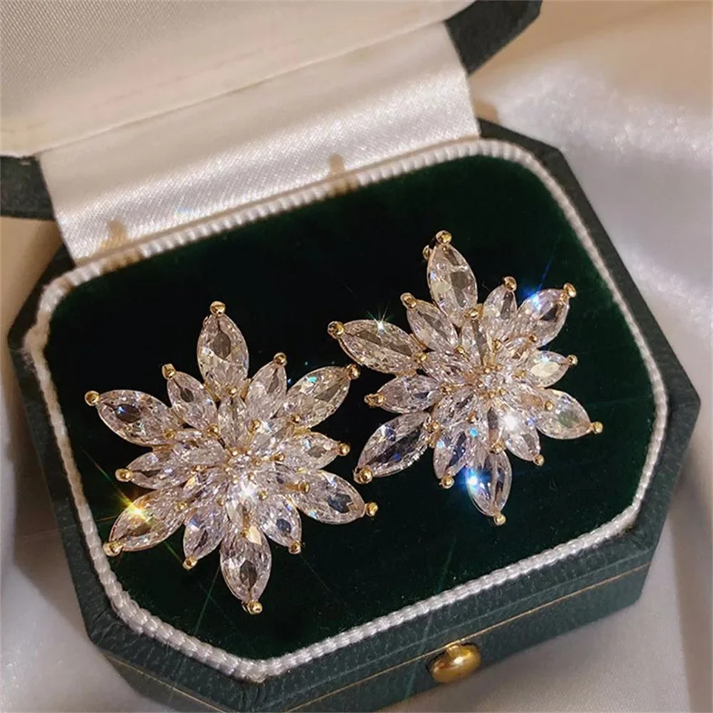 

New Exaggerated Luxury Crystal Flower Earrings Women Temperament Elegant Fashion Design Wedding Party Jewelry Gifts